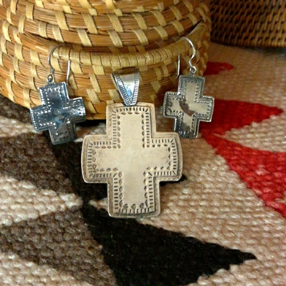 Jewelry - VTG MEXICAN .925 SILVER EARRINGS AND PENDANT
